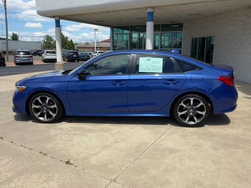 Used 2023 Honda Civic Sport image 2