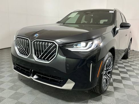 Certified 2025 BMW X3 xDrive30i w/ Premium Package AWD/4WD image 2
