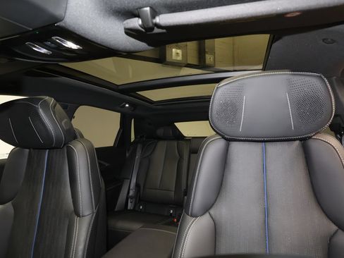 Certified 2025 Cadillac Lyriq Luxury AWD/4WD image 18