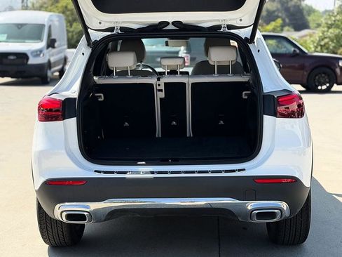 Used 2025 Mercedes-Benz GLA 250 4MATIC image 13