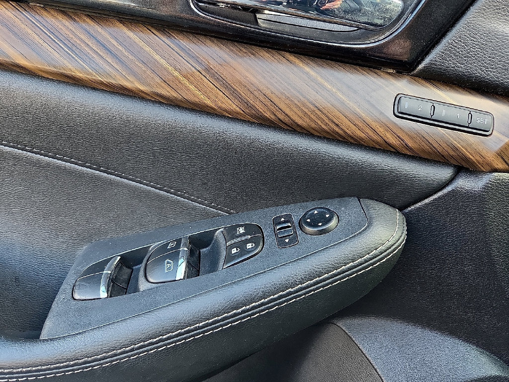 Used 2018 Nissan Maxima Platinum FWD image 15