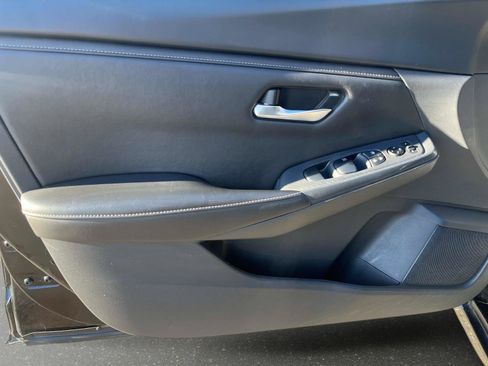 Used 2024 Nissan Sentra SV image 17