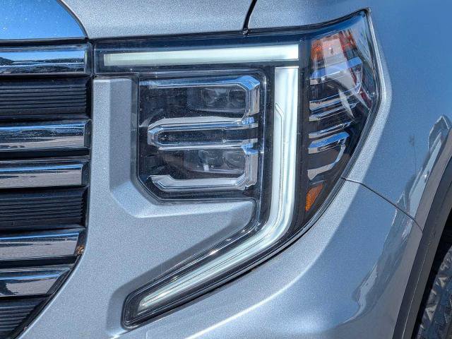 Used 2025 GMC Sierra 1500 SLT AWD/4WD image 10