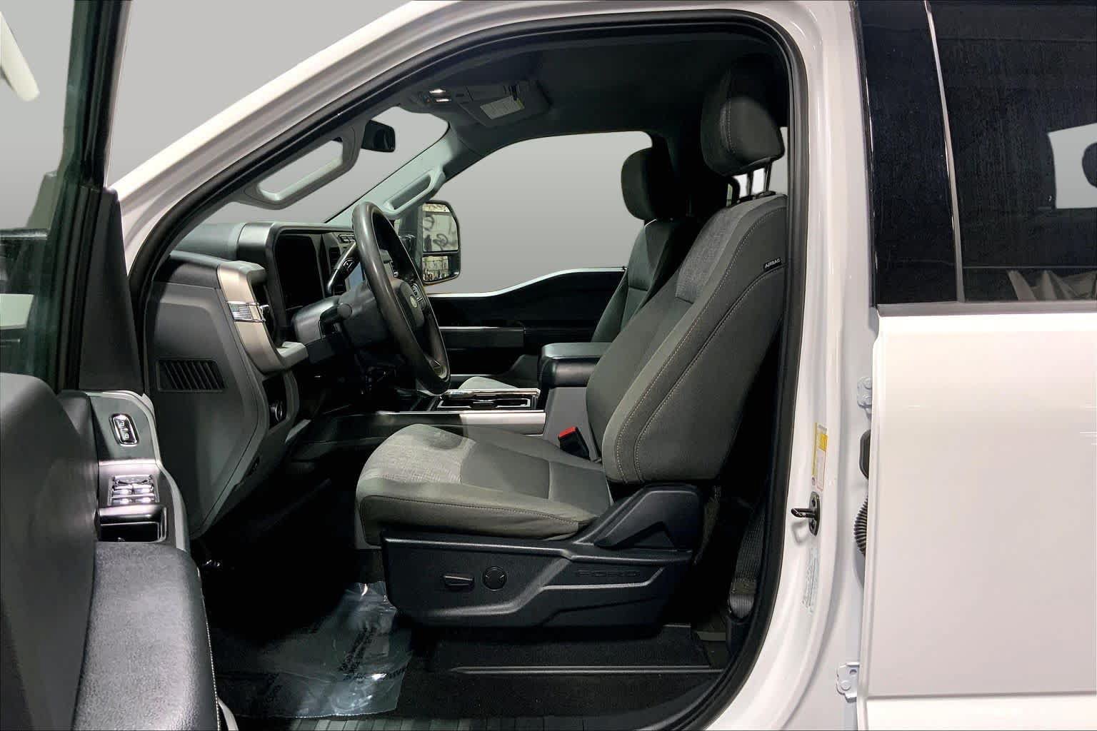 Used 2023 Ford F250 XLT w/ Snow Plow Prep Package AWD/4WD image 8
