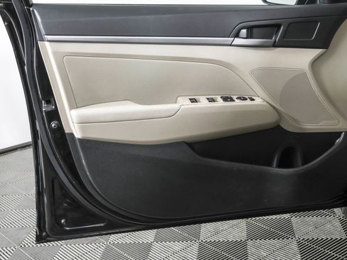 Used 2018 Hyundai Elantra SEL image 32