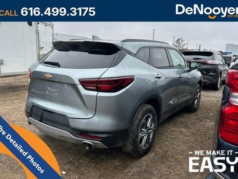 Used 2024 Chevrolet Blazer LT w/ Convenience Package FWD image 4
