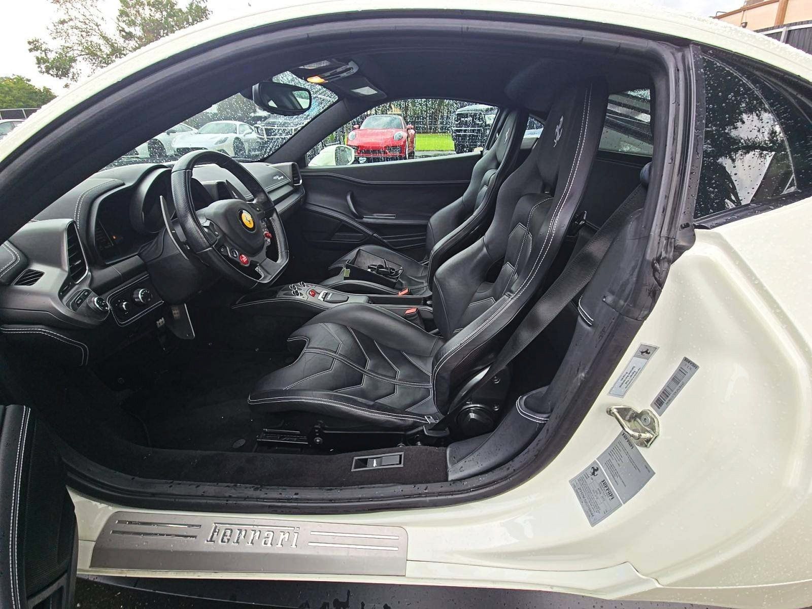 Used 2012 Ferrari 458 Italia Coupe RWD image 6