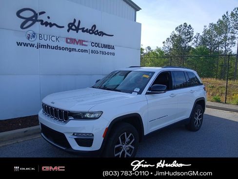 Used 2024 Jeep Grand Cherokee Limited image 2