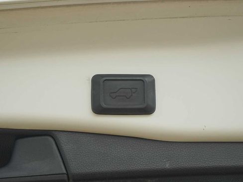 Used 2019 Toyota RAV4 Limited AWD/4WD image 26