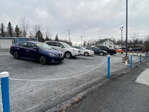 Used 2016 Nissan Sentra SR w/ SR Premium Package image 37