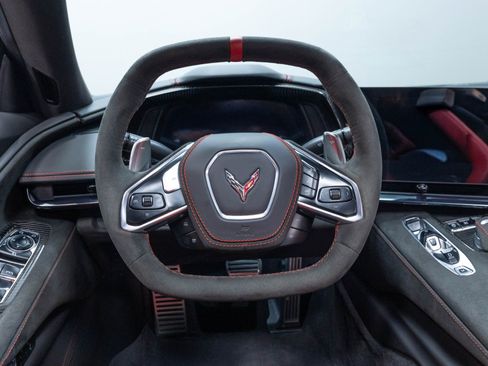 Used 2023 Chevrolet Corvette Stingray Premium Conv w/ Z51 Performance Package RWD image 14
