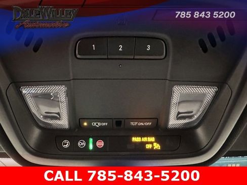 Certified 2023 Chevrolet Traverse LT image 9