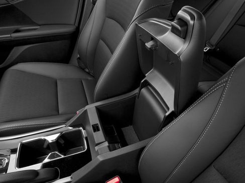 Used 2017 Honda Accord Sport image 18
