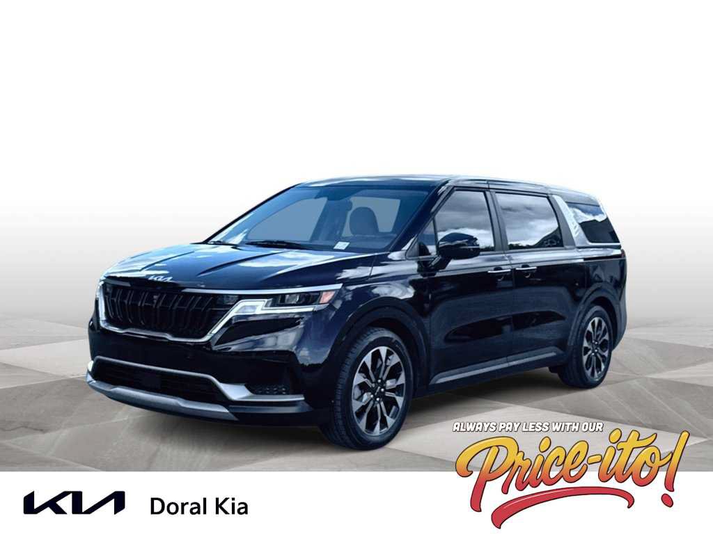 Used 2024 Kia Carnival EX FWD image 1
