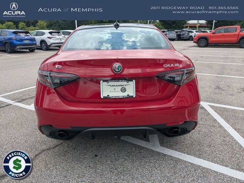Used 2025 Alfa Romeo Giulia AWD w/ Driving Assist Package image 5