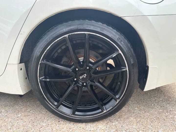 Used 2016 Nissan Maxima SR FWD image 27