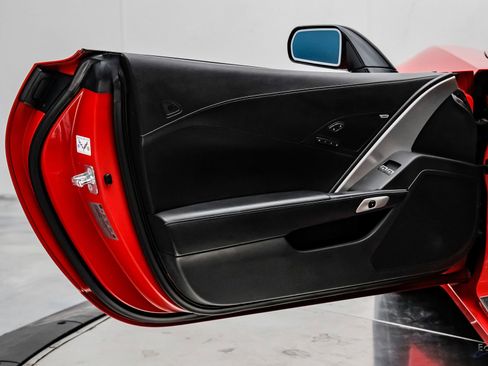 Used 2015 Chevrolet Corvette Z06 w/ 3LZ Preferred Equipment Group image 97