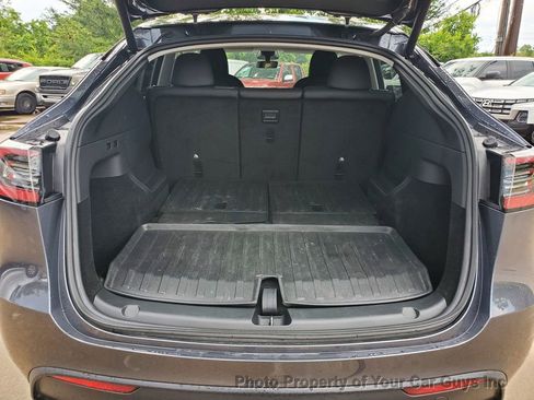 Used 2023 Tesla Model Y AWD image 19