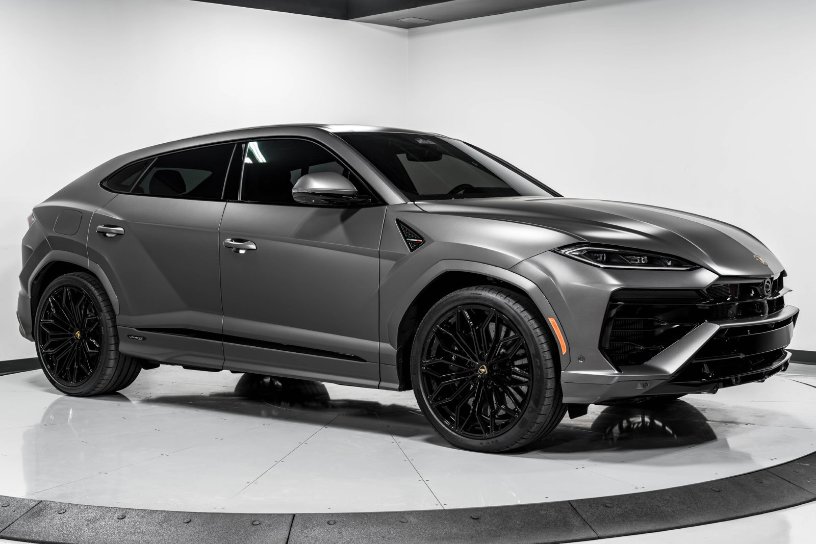 Used 2026 Lamborghini Urus SE AWD/4WD image 46