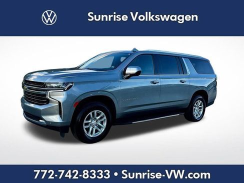Used 2023 Chevrolet Suburban LT image 1