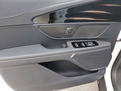 New 2026 Lincoln Nautilus Premier AWD/4WD image 17