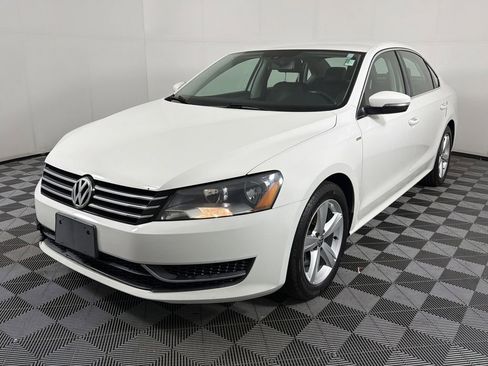 Used 2014 Volkswagen Passat 1.8T image 3