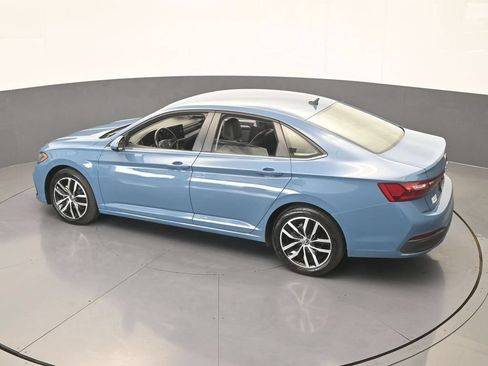Used 2025 Volkswagen Jetta SE FWD image 50