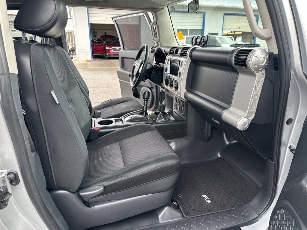 Used 2008 Toyota FJ Cruiser 4WD w/ Convenience Pkg image 9