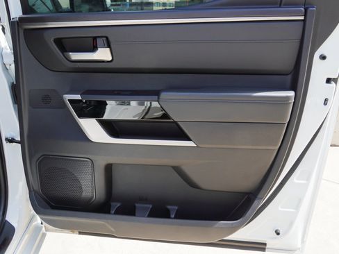 Used 2023 Toyota Tundra Limited AWD/4WD image 29