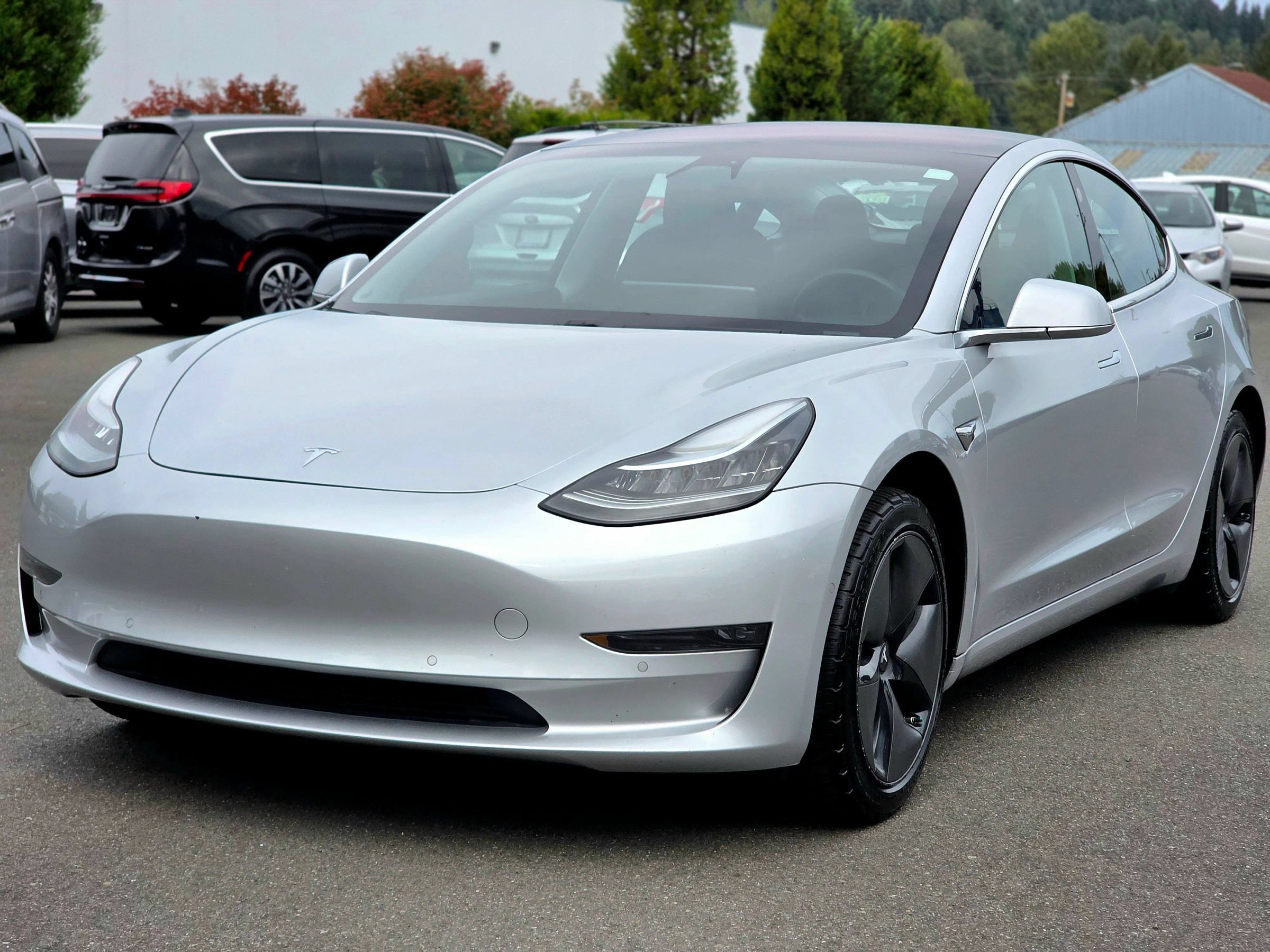 Used 2018 Tesla Model 3 Long Range RWD image 4