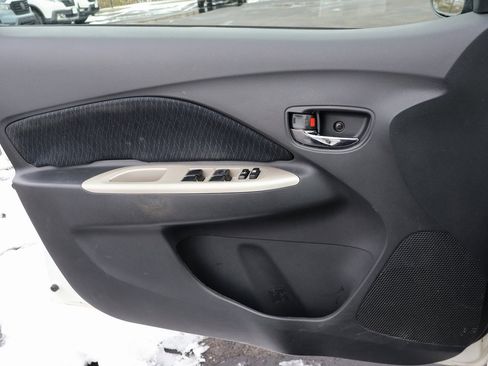 Used 2008 Toyota Yaris Sedan image 25