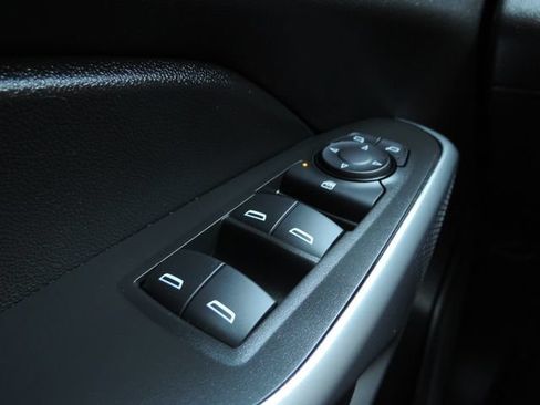 Used 2025 Chevrolet Trax RS w/ Driver Confidence Package FWD image 27