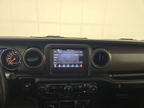 Used 2022 Jeep Wrangler Sport AWD/4WD image 10
