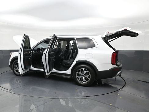 Used 2020 Kia Telluride EX image 31