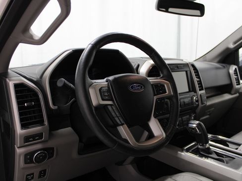 Used 2018 Ford F150 Lariat w/ Equipment Group 502A Luxury AWD/4WD image 12
