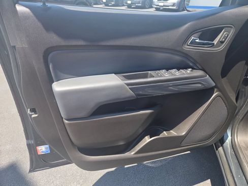 Used 2017 Chevrolet Colorado Z71 AWD/4WD image 14