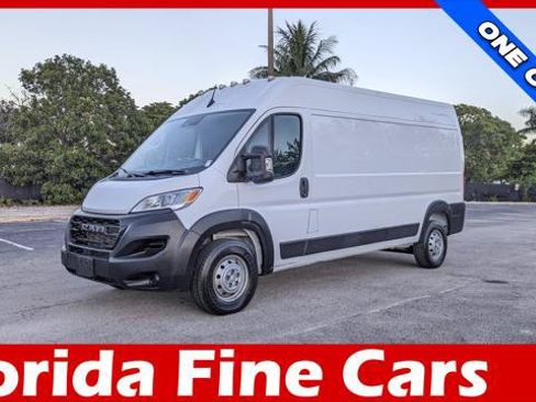 Used 2023 RAM ProMaster 2500 FWD image 1