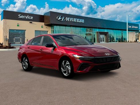 New 2025 Hyundai Elantra Sport image 11