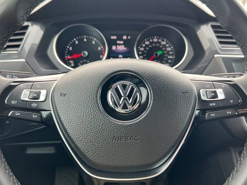 Used 2020 Volkswagen Tiguan SE w/ 3rd Row Seat Package image 21
