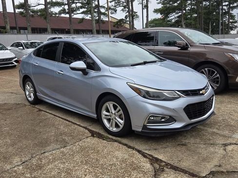 Used 2017 Chevrolet Cruze LT w/ RS Package FWD image 1