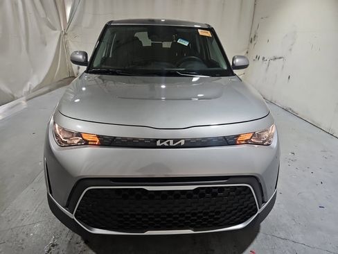 Used 2025 Kia Soul LX w/ LX Technology Package image 2