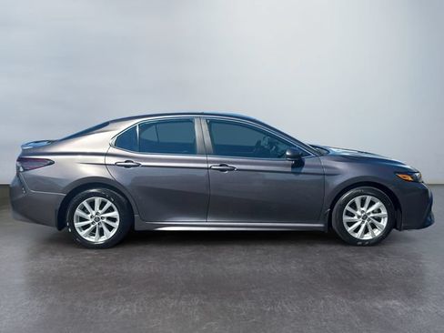 Used 2024 Toyota Camry SE FWD image 6