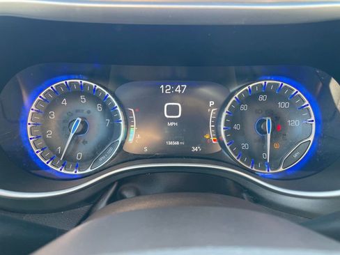 Used 2019 Chrysler Pacifica Touring Plus image 14