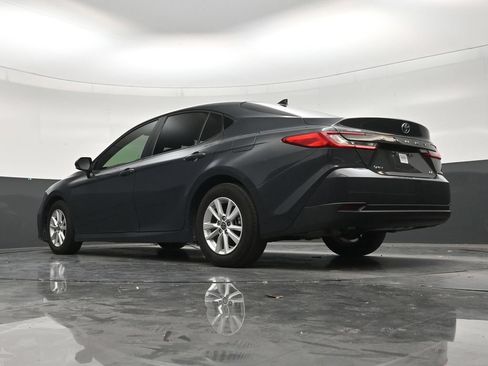 Used 2025 Toyota Camry LE FWD image 21