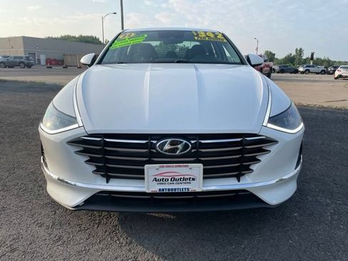 Used 2022 Hyundai Sonata SE w/ Cargo Package FWD image 2