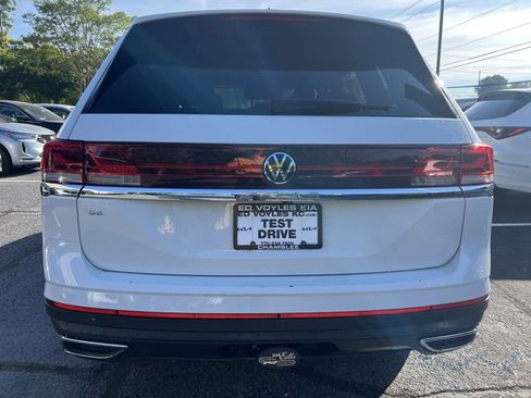 Used 2024 Volkswagen Atlas SE FWD image 4