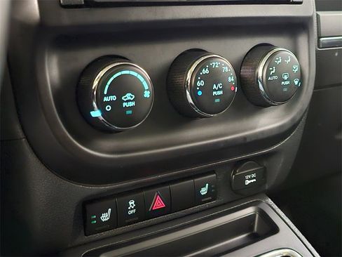 Used 2016 Jeep Patriot High Altitude image 29