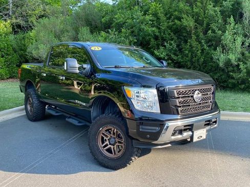 Used 2021 Nissan Titan SV w/ SV Convenience Package AWD/4WD image 1