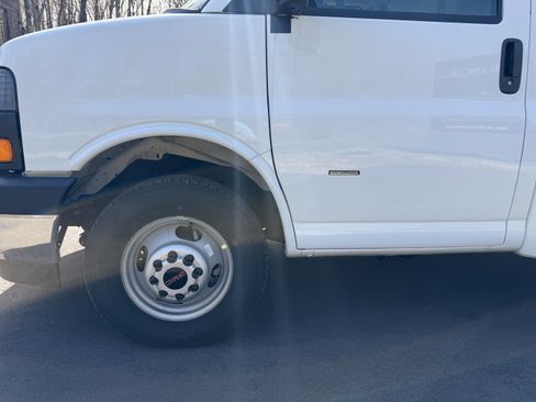 New 2025 GMC Savana 3500 Extended w/ Power Convenience Package image 20