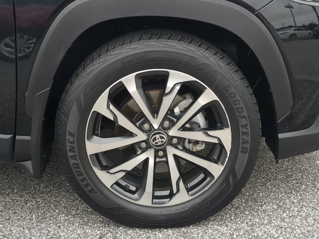 Certified 2023 Toyota Corolla Cross XLE w/ Convenience Package FWD image 11
